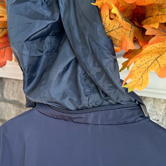TUMI Tech JACKET Mens NAVY STOW Hood/Jacket Zip-up Windbreaker Water Resistant M - Picture 5 of 16